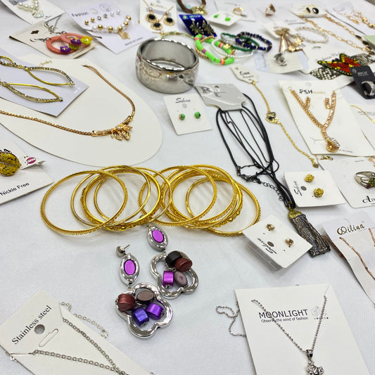 1KG Mix Jewellery Box – 70–75 Imported Articles