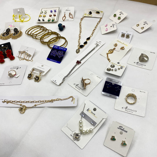 Mix Jewellery Box – 30 Articles | Rs 3000 Only (Transparent Box)